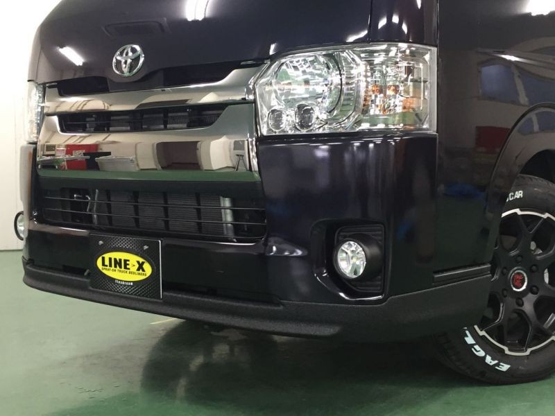ハイエース0系4型 バンs Glダークプライムのtrdフロントリップスポイラー Line X塗装カスタム Line X Auto Japan
