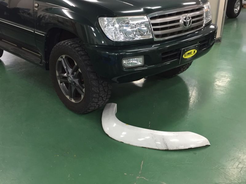 車重2tを超える車で踏んでも割れないfrp 驚異の塗料line X Line X Auto Japan