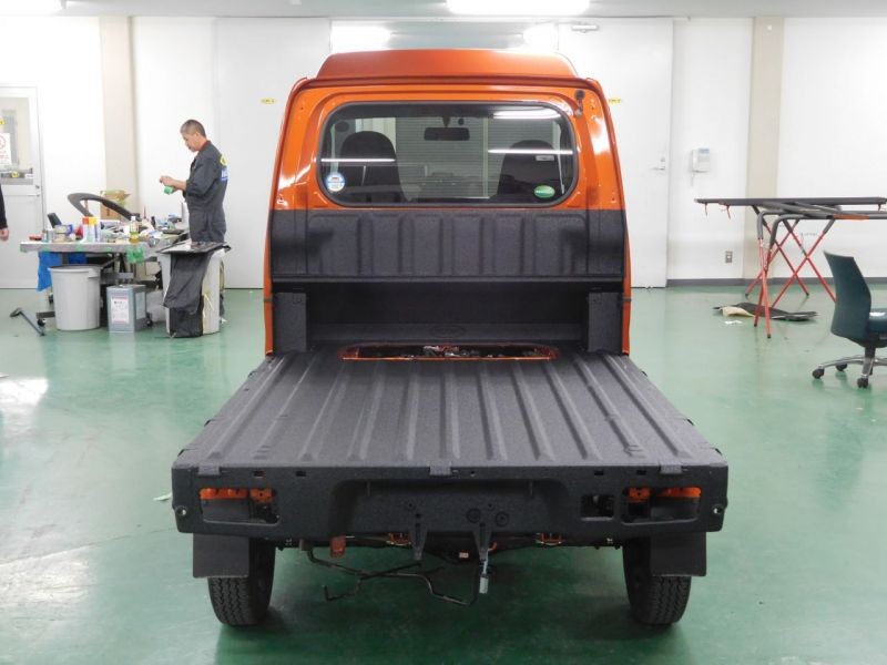 軽トラの荷台保護カバーに塗装式ベッドライナーLINE-X（ラインエックス）【ダイハツ：ハイゼット ジャンボ】 | LINE-X Auto Japan