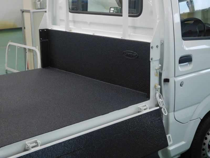 軽トラの荷台保護に抜群の効果 Line X ラインエックス 塗装 スズキ キャリー ダンプに施工 Line X Auto Japan