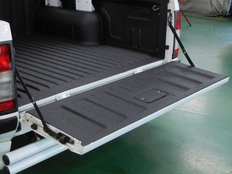 ダットサン ピックアップトラック【ダットラ】D22 荷台にベッド 