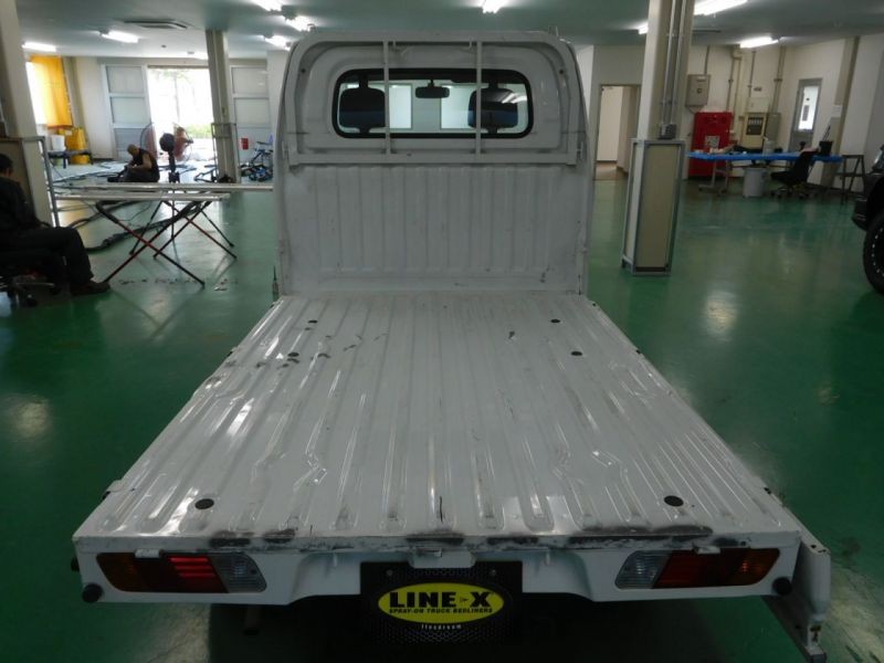 軽トラ 傷んだ荷台をリフレッシュ 錆 傷 凹みから守るベッドライナー塗装line X ラインx Line X Auto Japan