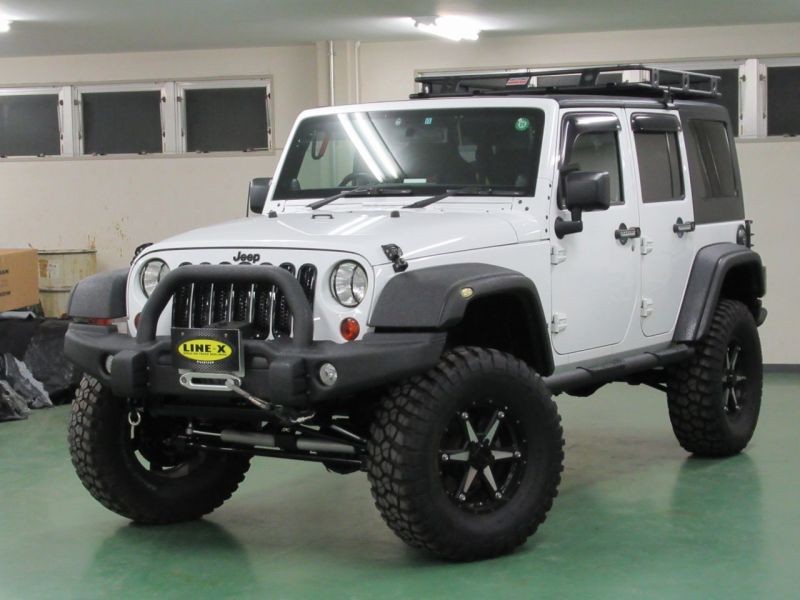 JEEP（ジープ）JKラングラー リフトアップ×AEVバンパー×JAOSサイドステップ×MKWアルミ×LINE-Xカスタム！
