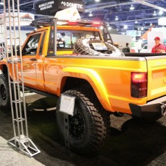168 JEEP（ジープ）ピックアップトラック コマンチ リア