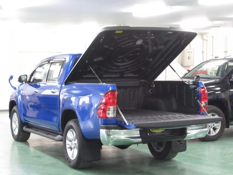 新型ハイラックス 荷台の純正オプション【TRDハードトノカバー付】車両  