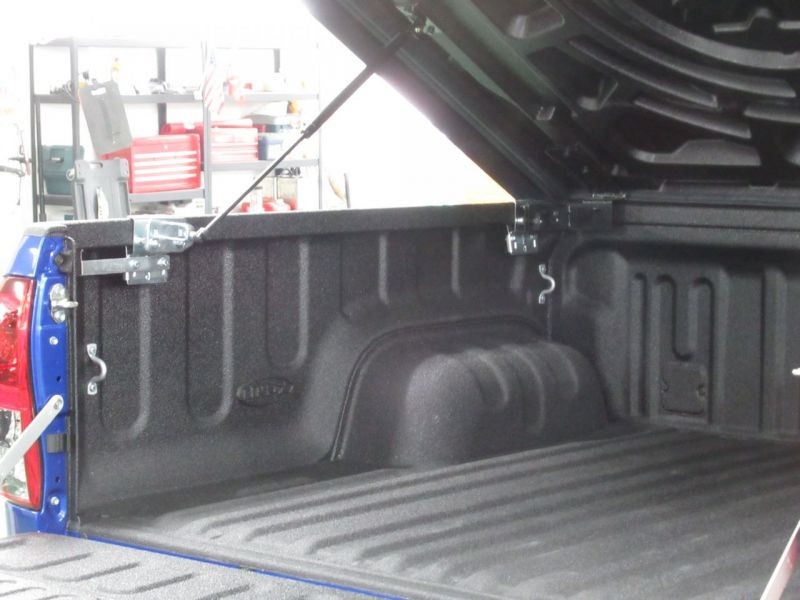 新型ハイラックス 荷台の純正オプション【TRDハードトノカバー付】車両