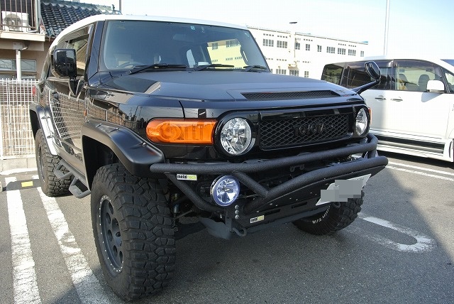オフロードテイストのFJクルーザー、LINE-X（ラインエックス）塗装でカスタマイズ！