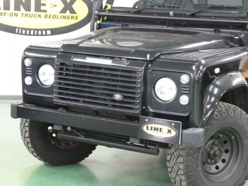 ランドローバー ディフェンダー110 Wピックアップ 荷台にLINE-X塗装で  