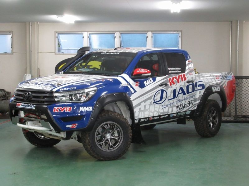 TEAM JAOS ハイラックス『アジアクロスカントリーラリー（AXCR）2018』出場車！LINE-X塗装でFRPパーツの強度UP！