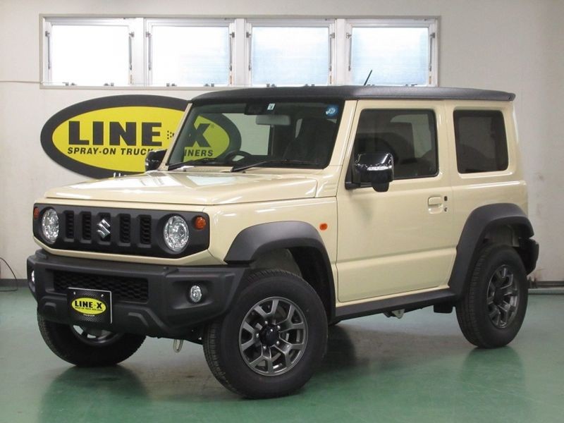 新型ジムニー シエラ JB74をLINE-X塗装でカスタム♪ルーフ（屋根）をペイントでオプション風ツートーン仕様に施工！