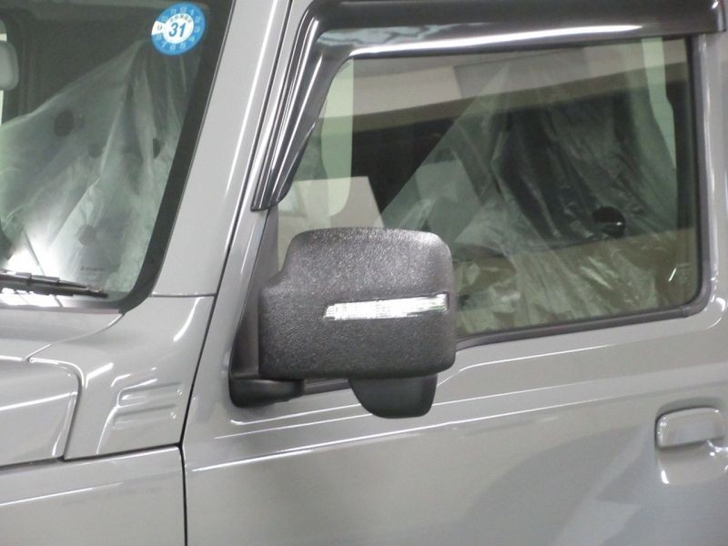 新型ジムニーシエラ Jb74 ミディアムグレー Line X ラインエックス マットブラック塗装でミリタリーなカスタム Line X Auto Japan